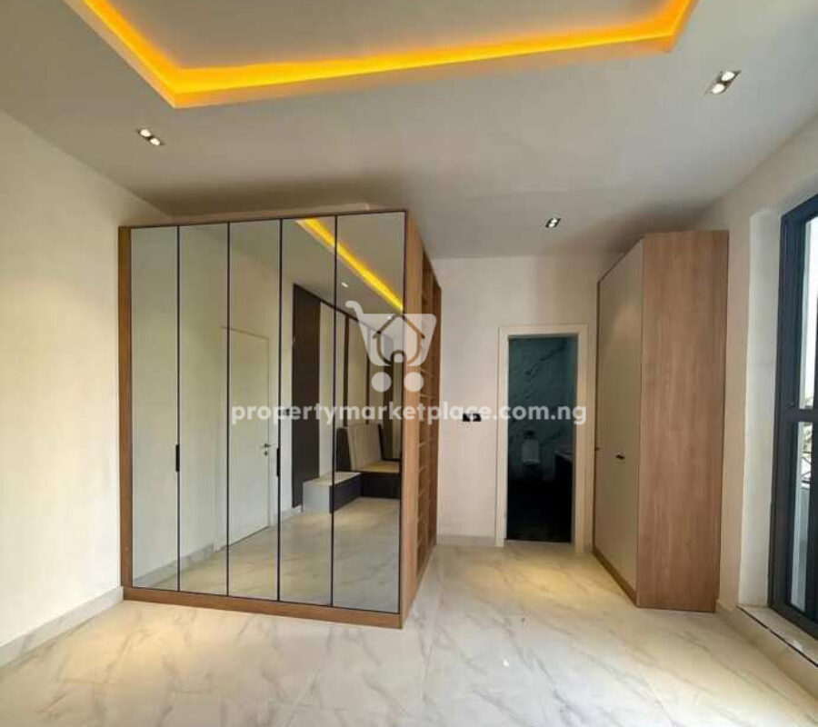 Superb 7 bedroom detached duplex with swimming pool