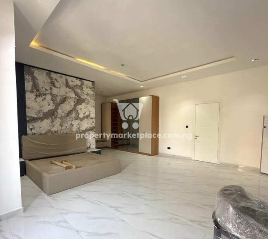 Superb 7 bedroom detached duplex with swimming pool