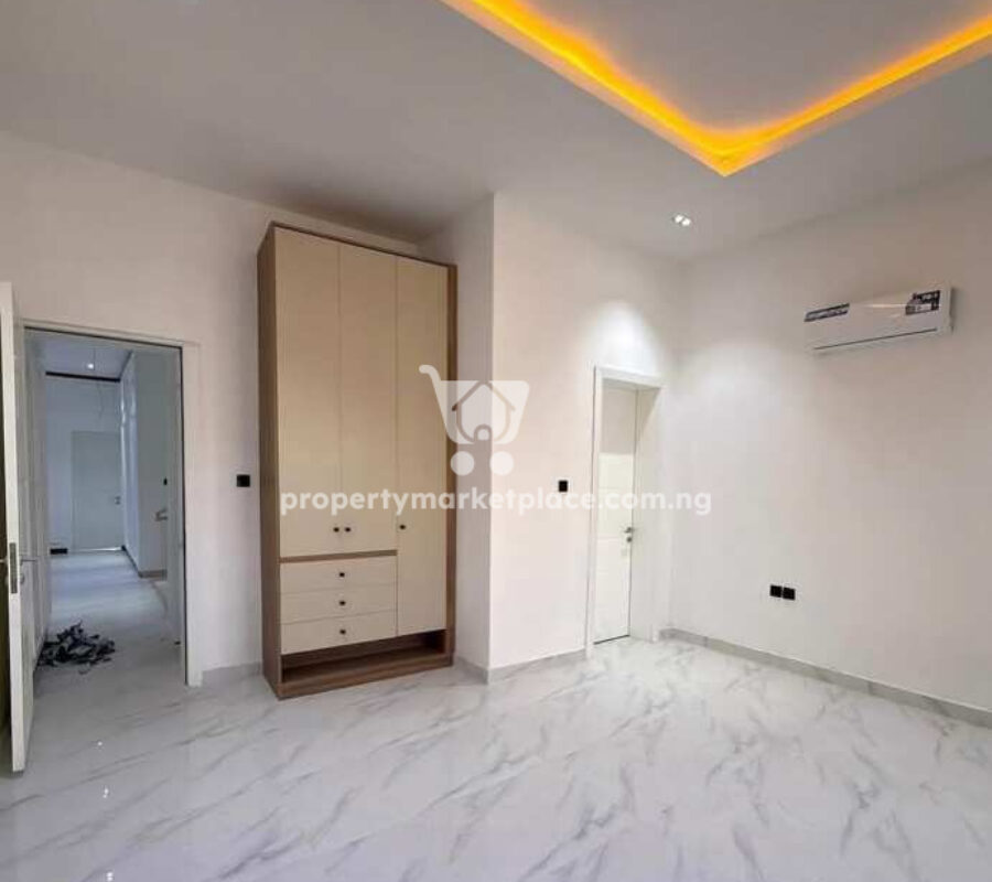 Superb 7 bedroom detached duplex with swimming pool