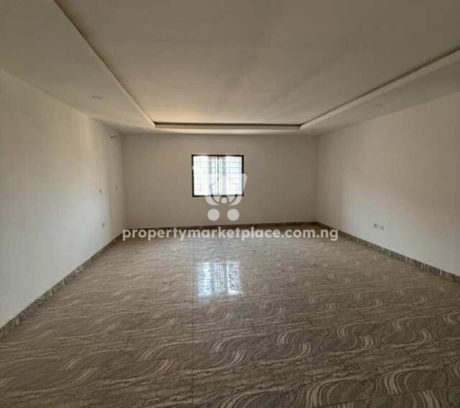 Spacious 4 bedroom terrace duplex with Bq (corner unit)