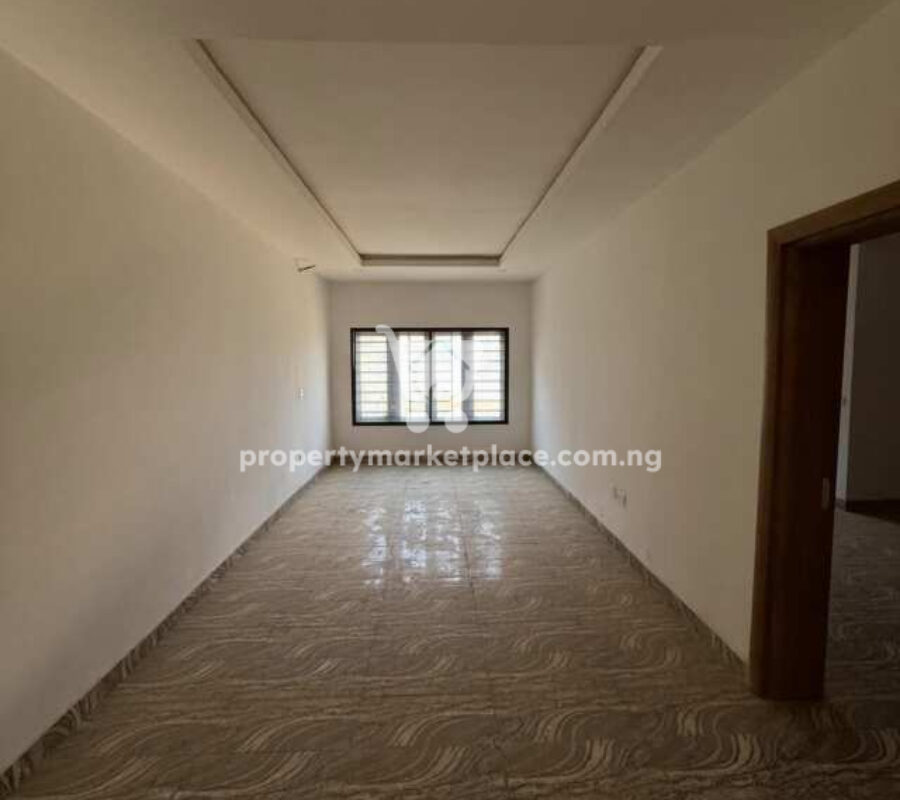Spacious 4 bedroom terrace duplex with Bq (corner unit)