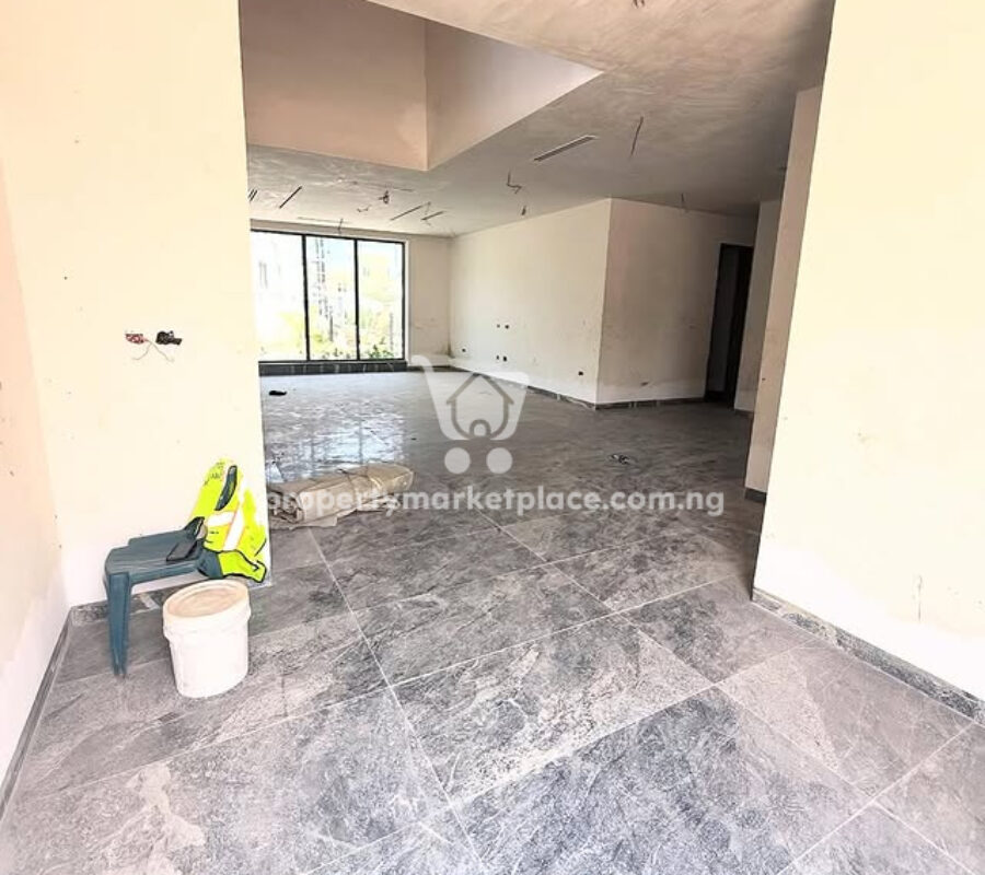 5 bedroom detached duplex with 2 rooms boy’s quarters
