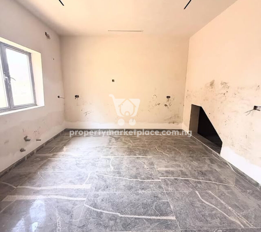 5 bedroom detached duplex with 2 rooms boy’s quarters