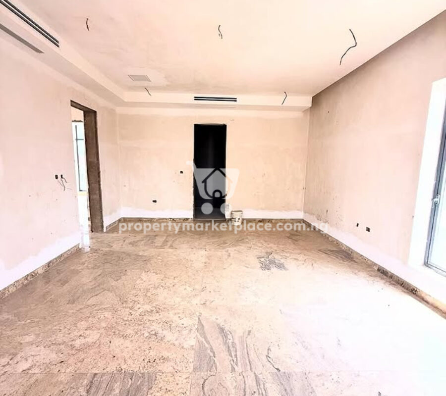 5 bedroom detached duplex with 2 rooms boy’s quarters
