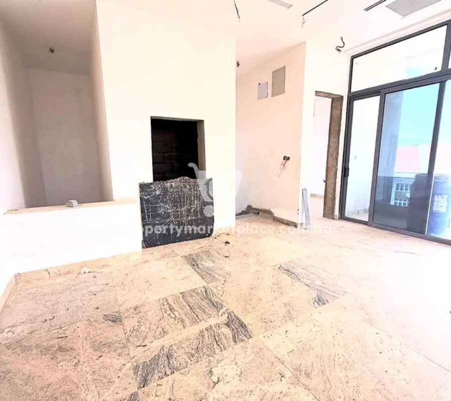 5 bedroom detached duplex with 2 rooms boy’s quarters