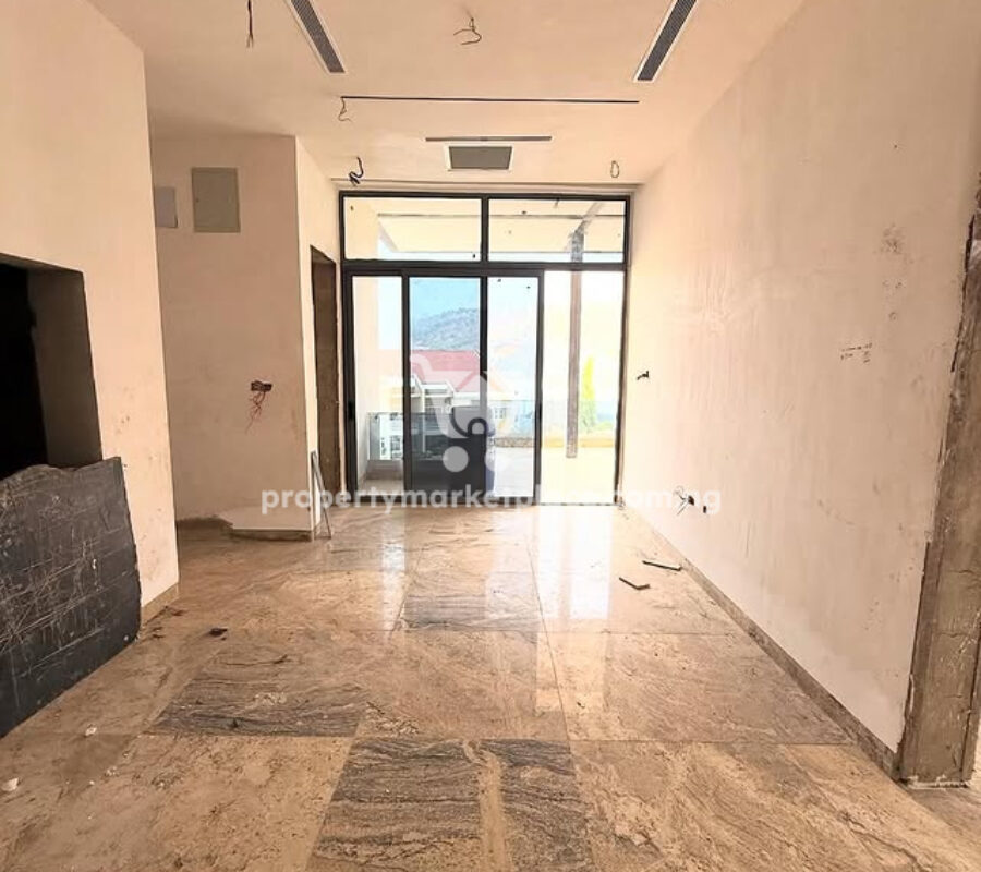 5 bedroom detached duplex with 2 rooms boy’s quarters