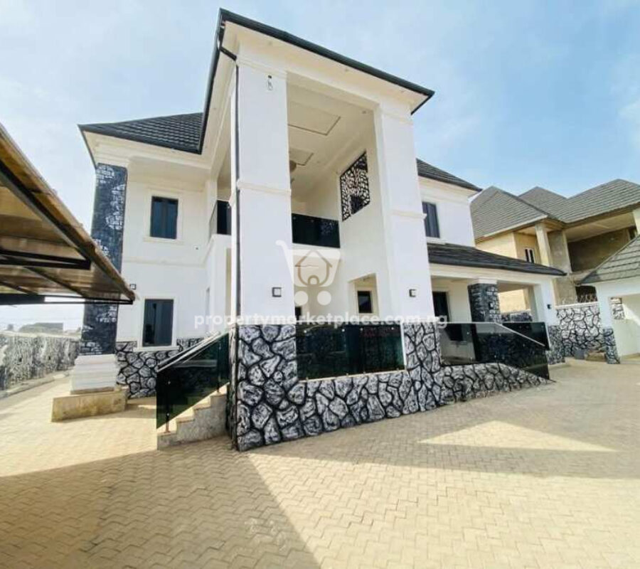 5 bedroom detached duplex with 2 rooms boy’s quarters
