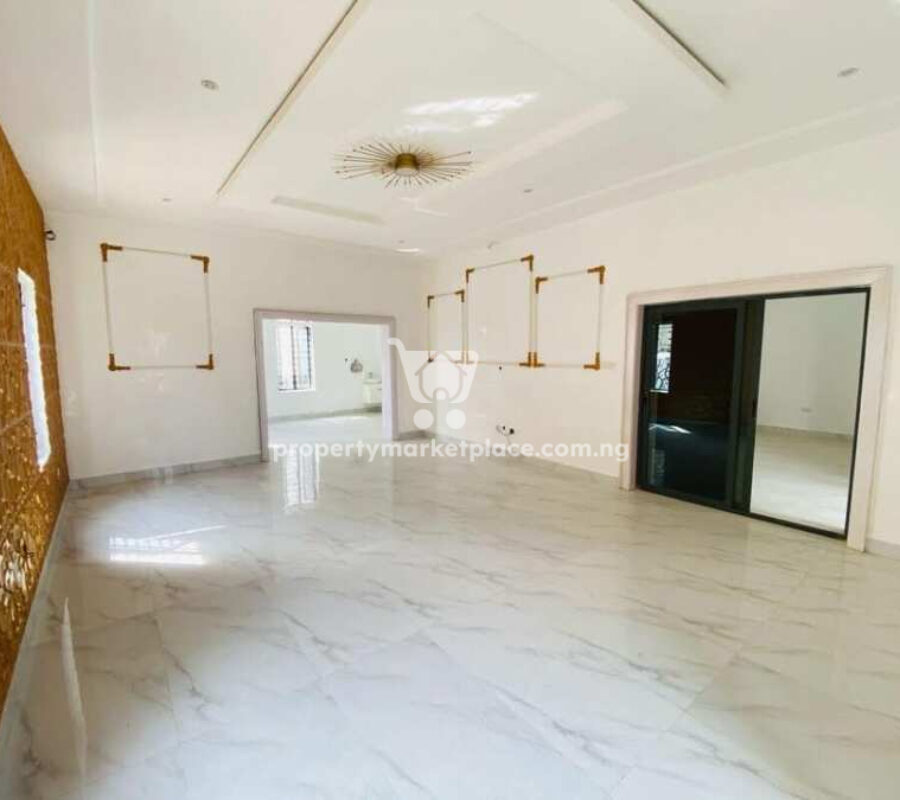 5 bedroom detached duplex with 2 rooms boy’s quarters
