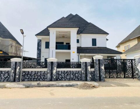 5 bedroom detached duplex with 2 rooms boy’s quarters