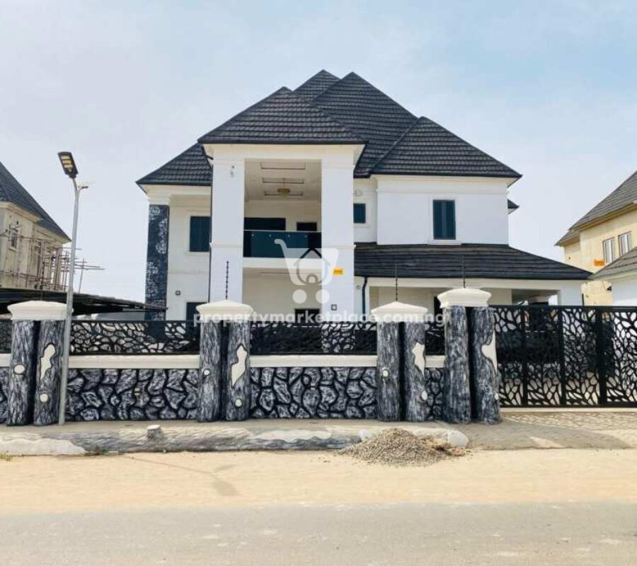 5 bedroom detached duplex with 2 rooms boy’s quarters