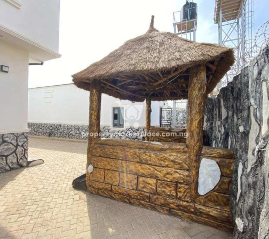 5 bedroom detached duplex with 2 rooms boy’s quarters