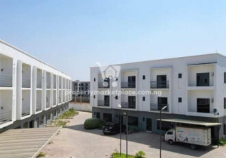 Spacious 4 bedroom terrace duplex with a room Bq