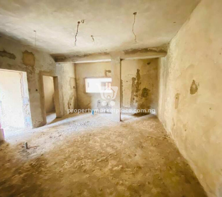 6 units of 3 bedroom flat in a nice and accessible area