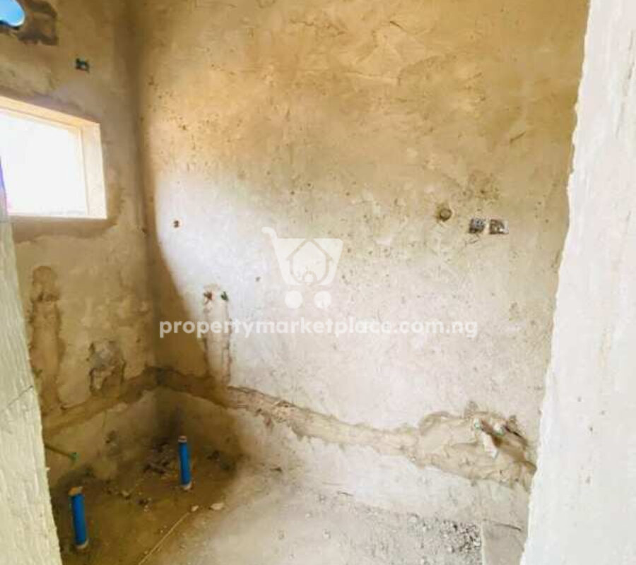 6 units of 3 bedroom flat in a nice and accessible area