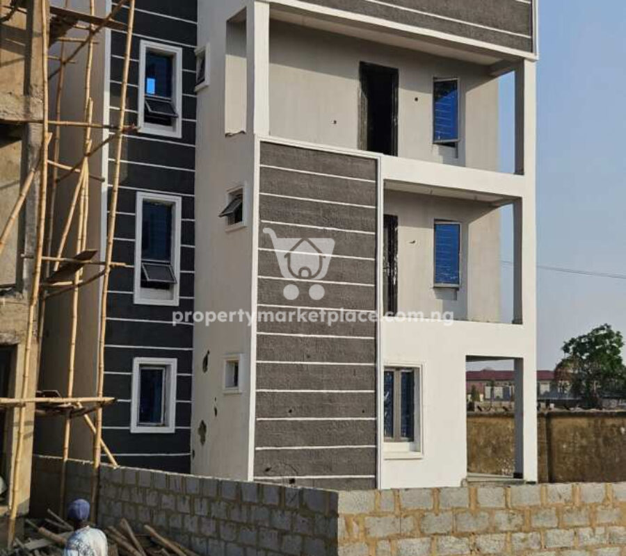 5 bedroom detached duplex with a room boy’s quarters