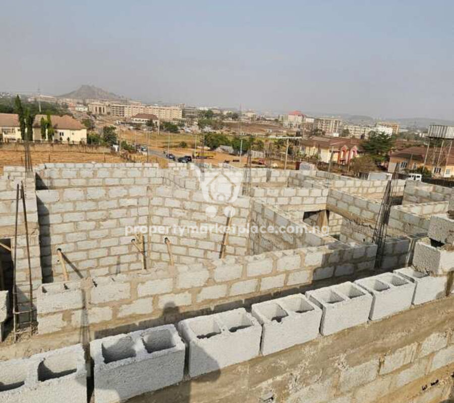 Spacious 4 bedroom terrace duplex on a single floor