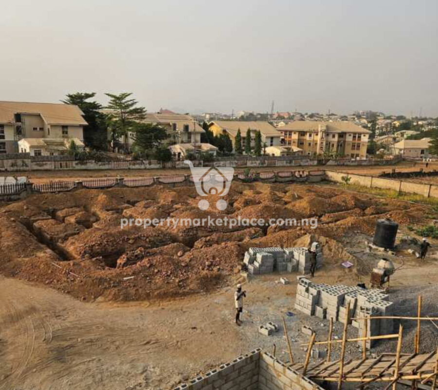 Spacious 4 bedroom terrace duplex on a single floor