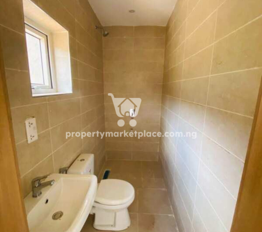 Spacious 3 bedroom flat in a serene and secured estate
