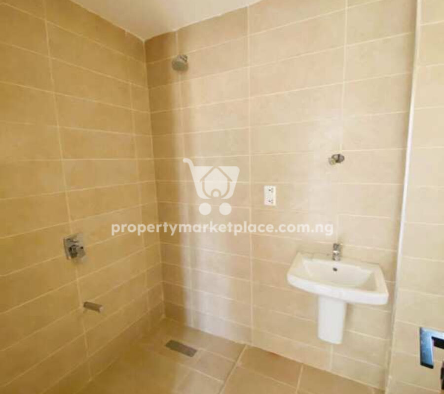 Spacious 3 bedroom flat in a serene and secured estate