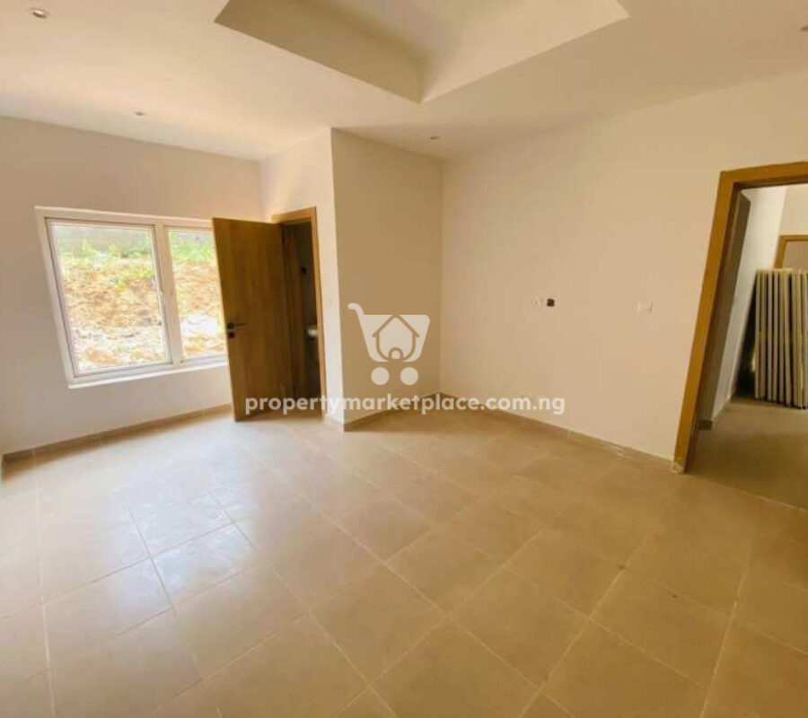 Spacious 3 bedroom flat in a serene and secured estate