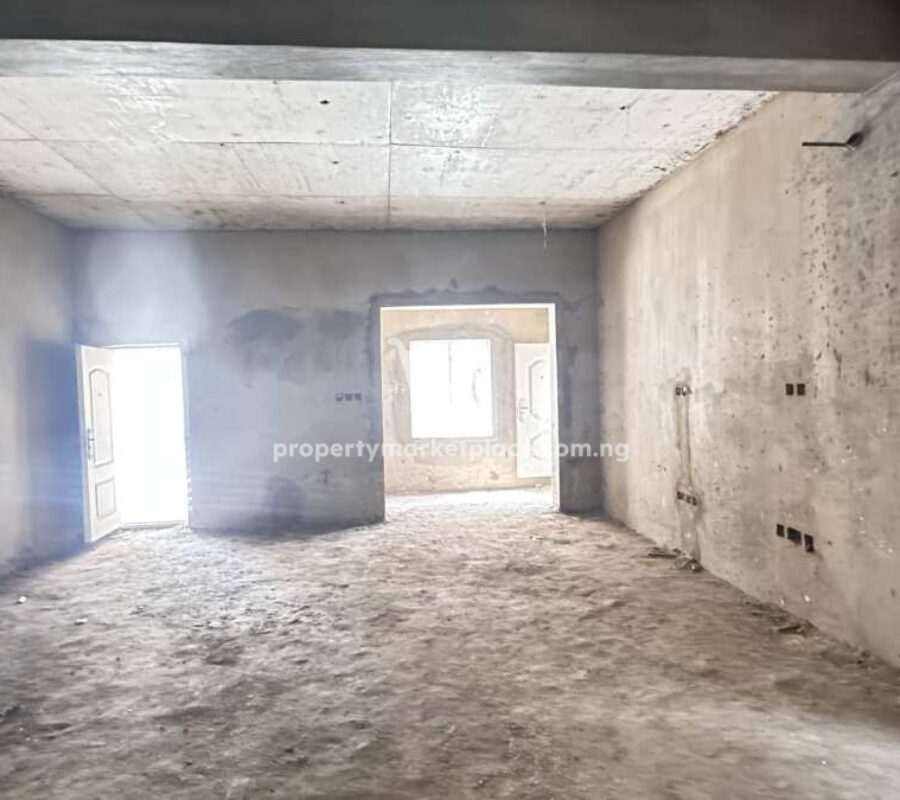 Massive 3 bedroom flat with Bq (semi-finished)