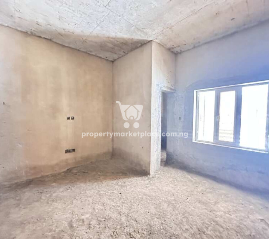 Massive 3 bedroom flat with Bq (semi-finished)