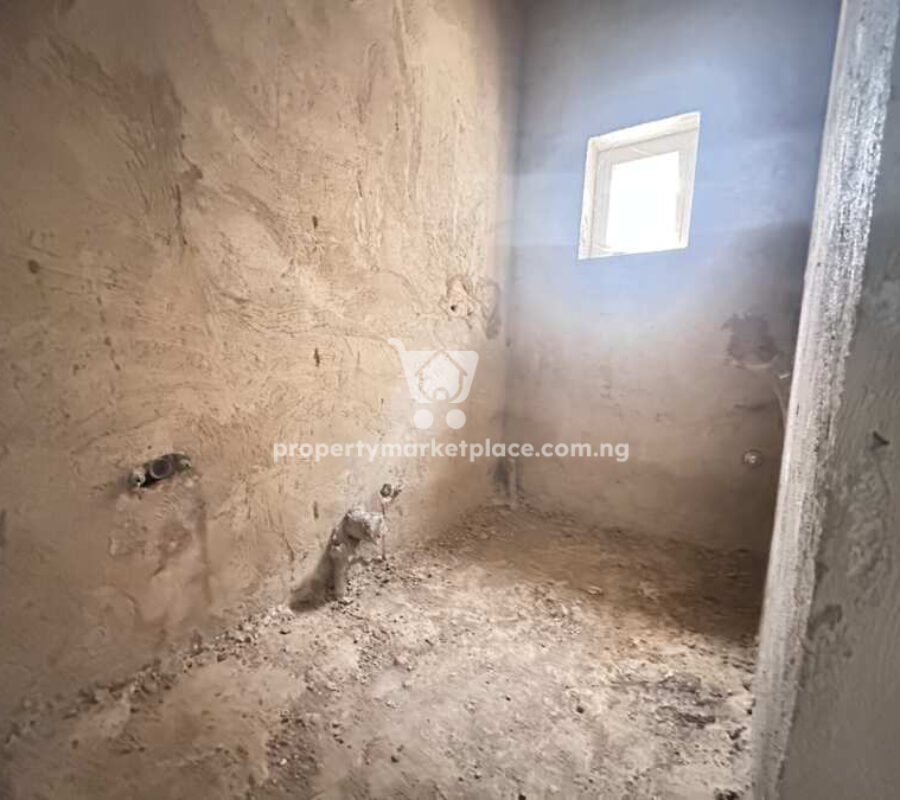Massive 3 bedroom flat with Bq (semi-finished)