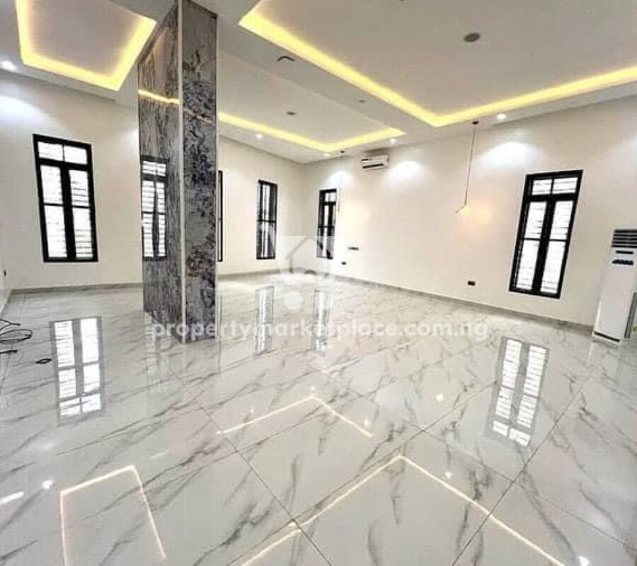 Superbly finished 11 bedroom mansion with swimming pool