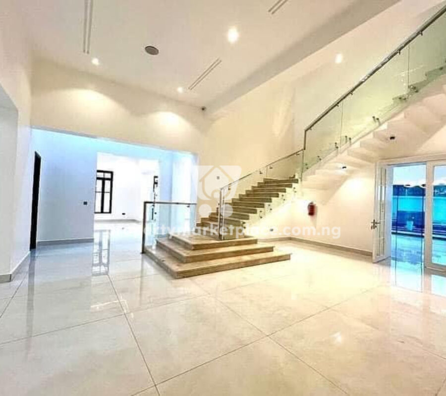 Superbly finished 11 bedroom mansion with swimming pool