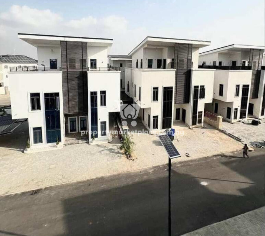 5 bedroom detached duplex & Bq with open rooftop