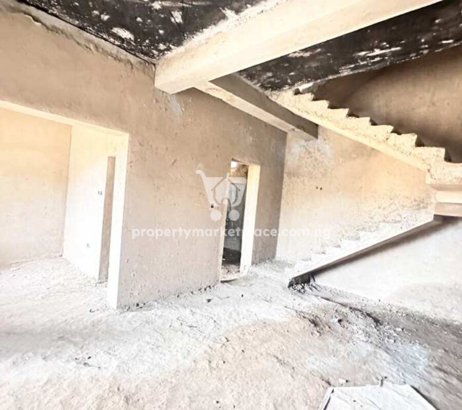 3 bedroom terrace duplex with Bq (semi-finished)