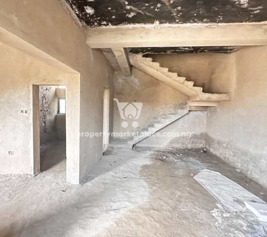 3 bedroom terrace duplex with Bq (semi-finished)