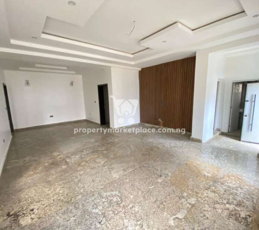 5 bedroom detached duplex with Bq in a mini estate