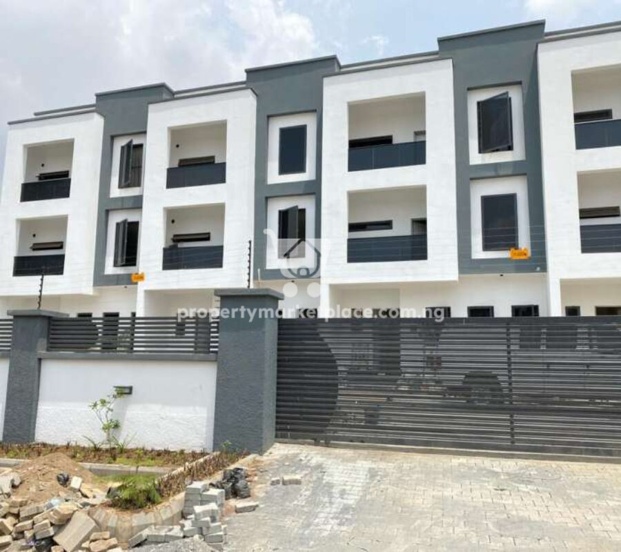 4 bedroom terrace duplex with Bq