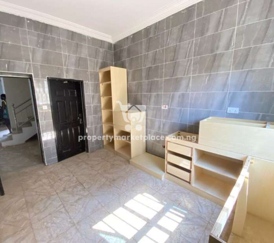 4 bedroom terrace duplex with Bq
