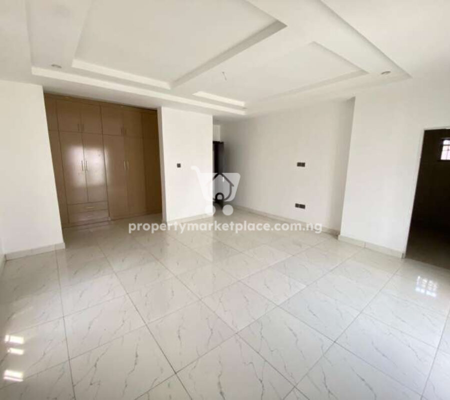 5 bedroom detached duplex with Bq in a mini estate