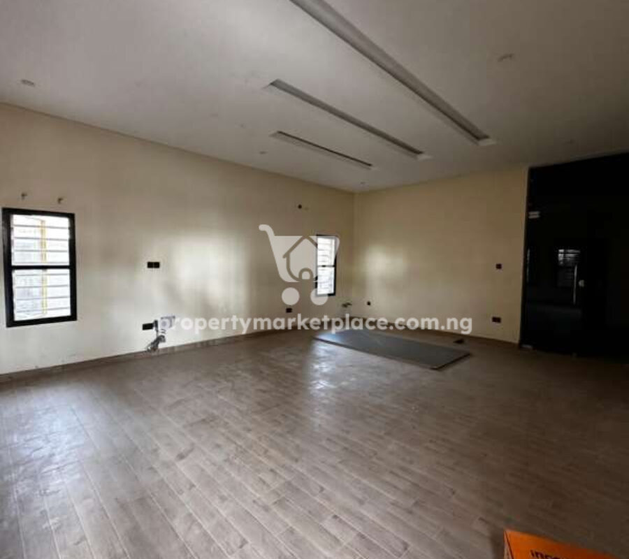 3 bedroom flat serviced with swimming pool in a nice estate