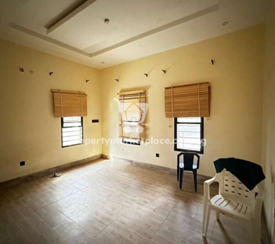 3 bedroom flat serviced with swimming pool in a nice estate