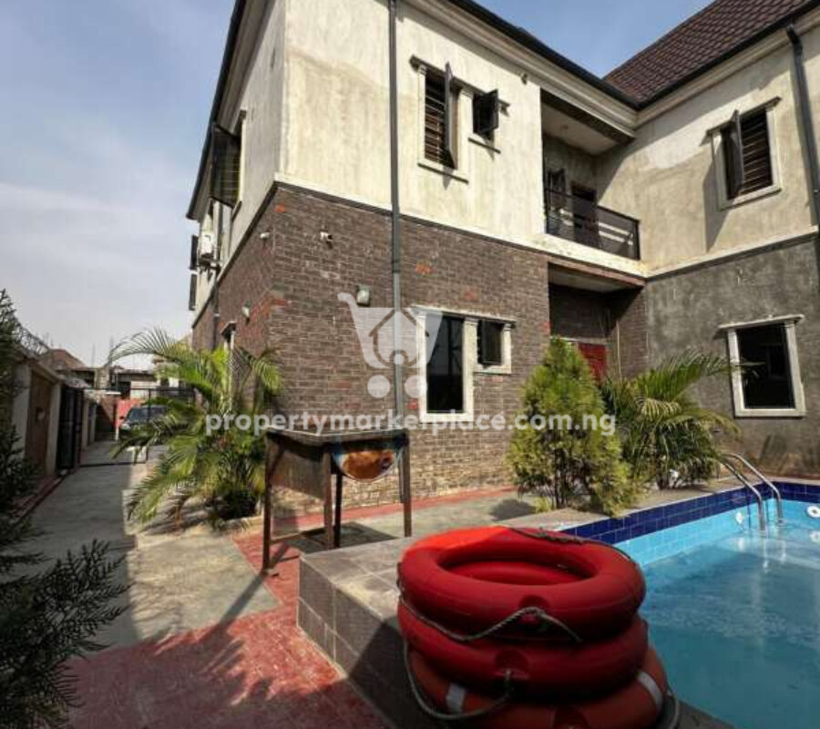 3 bedroom flat serviced with swimming pool in a nice estate
