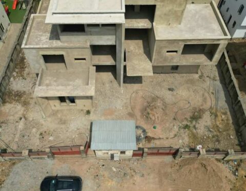 Massive 7 bedroom detached duplex with 2 rooms Bq