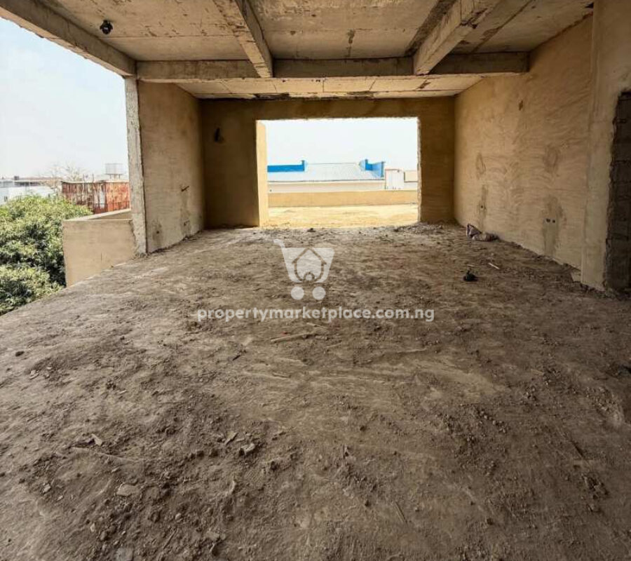 Massive 7 bedroom detached duplex with 2 rooms Bq