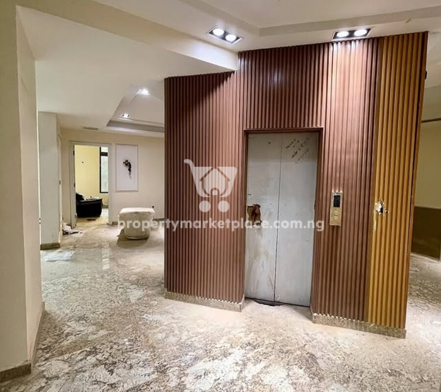 Luxury 5 bedroom detached duplex with 3 rooms Bq