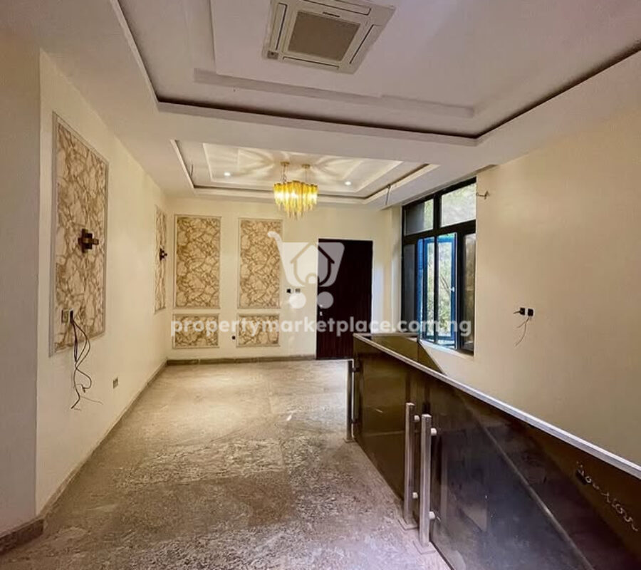 Luxury 5 bedroom detached duplex with 3 rooms Bq