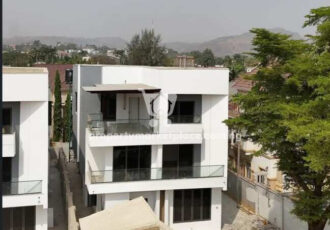 5 bedroom detached duplex with a room boys quarters