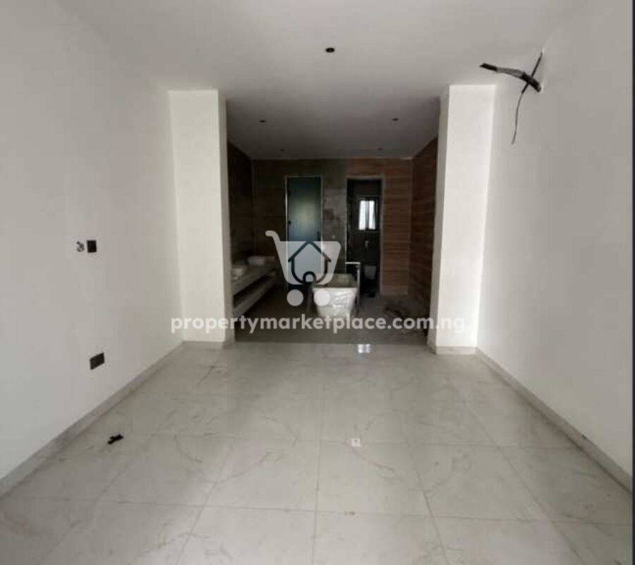 5 bedroom detached duplex with a room boys quarters