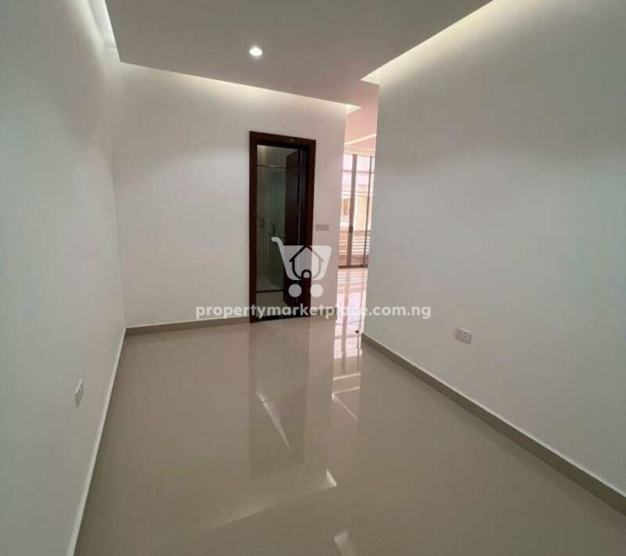 Serviced 4 bedroom terrace duplex with a room Bq
