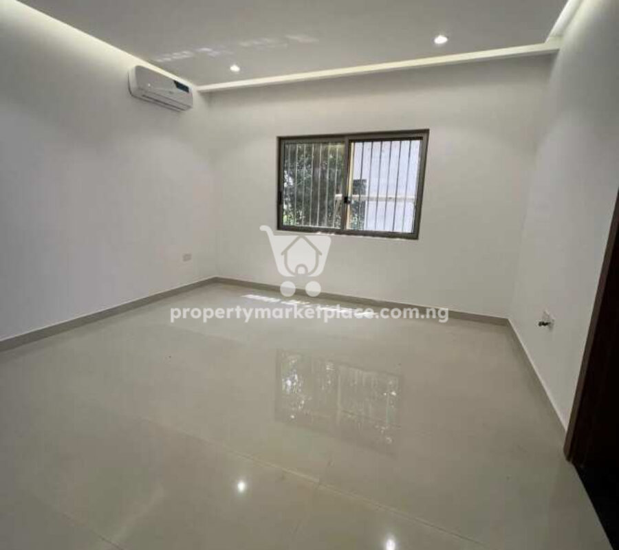 Serviced 4 bedroom terrace duplex with a room Bq