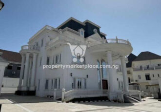9 bedroom mansion with 2 bedroom guest chalet