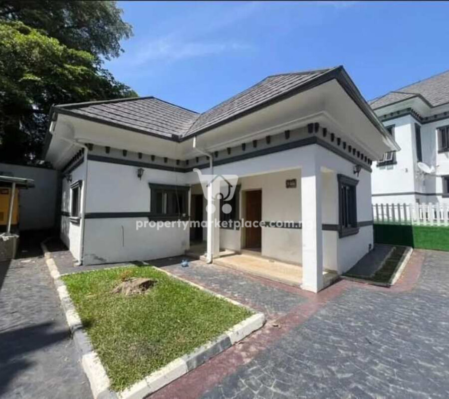 6 bedroom detached duplex with swimming pool