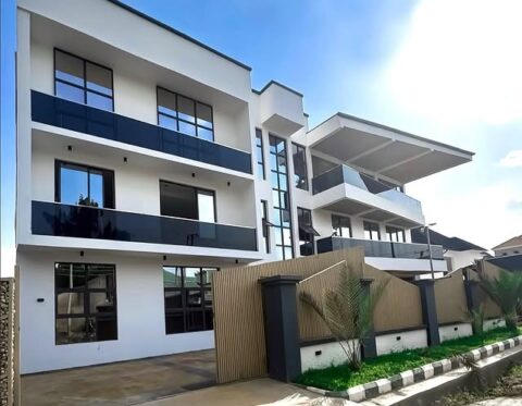 Smart 4 bedroom semi detached duplex with a room Bq
